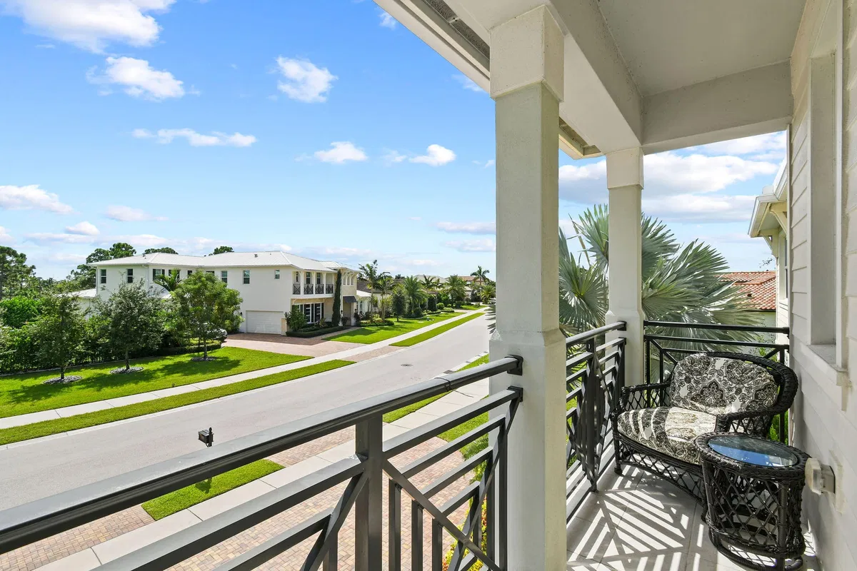 Residence photo 67
