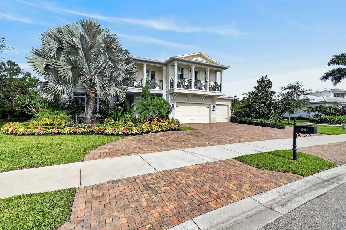 Residence photo 85