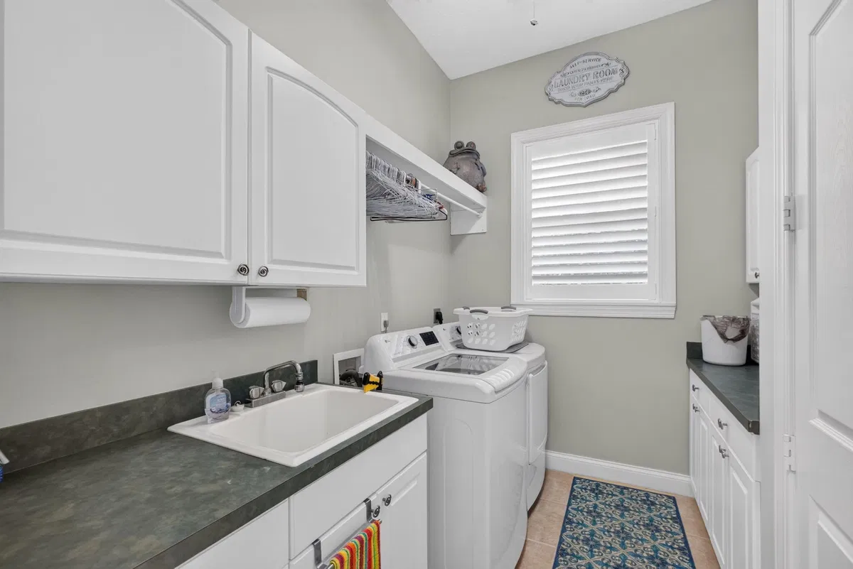 Residence photo 37