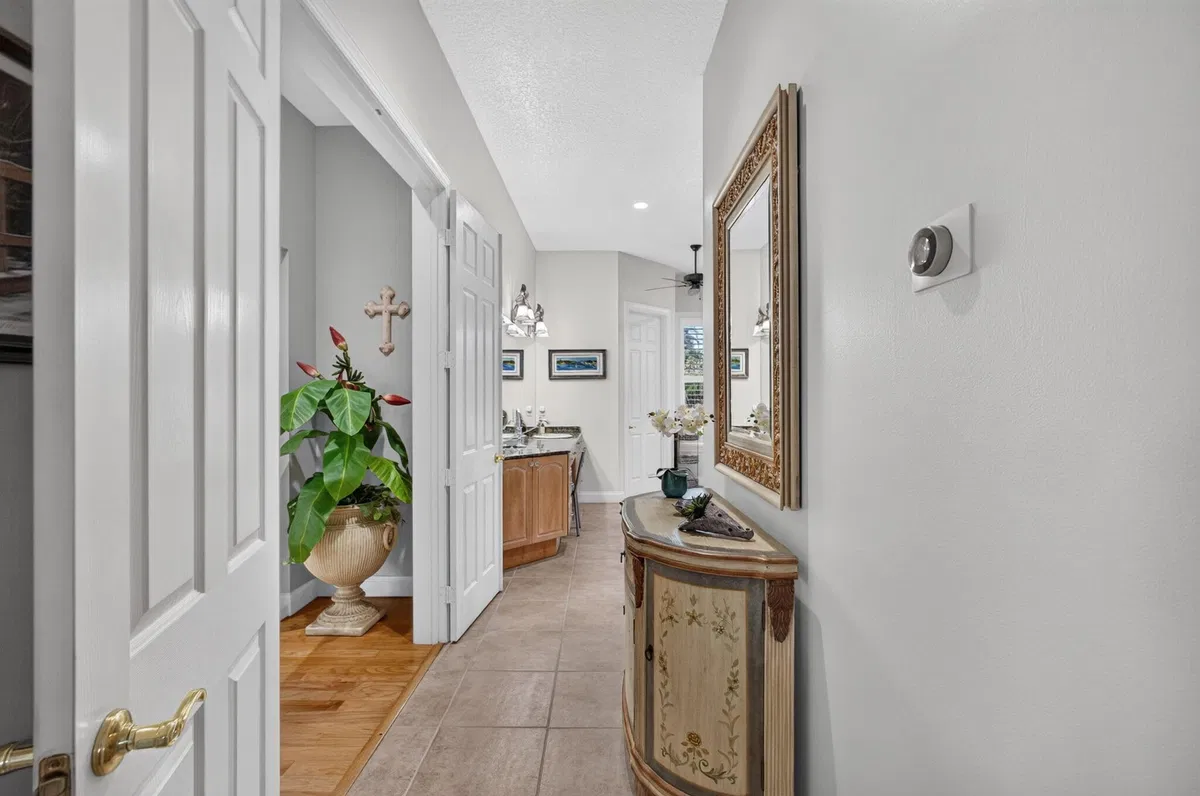 Residence photo 46