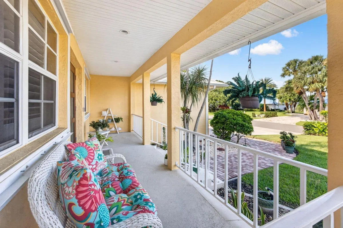 Residence photo 91