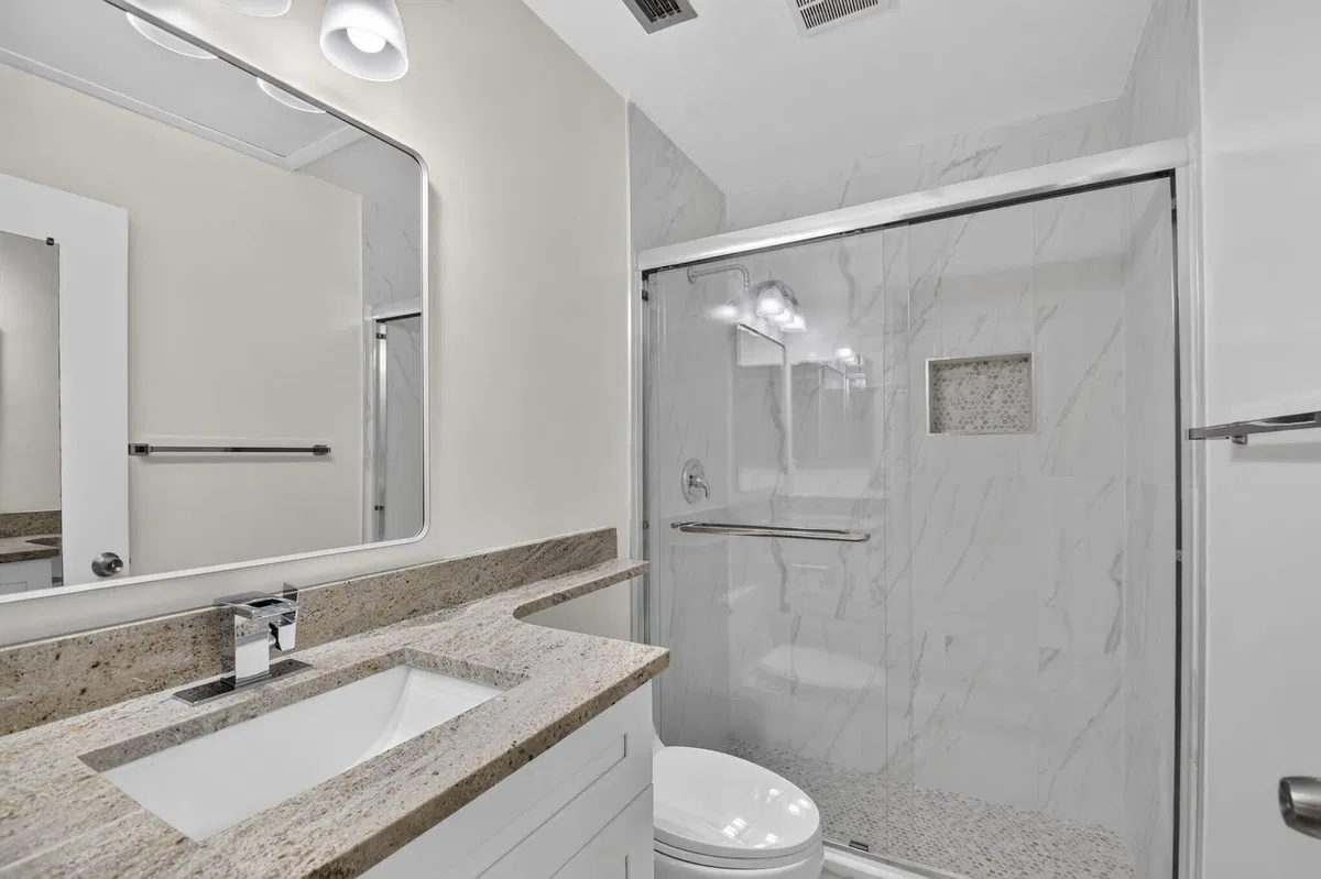 Unit C photo 28
