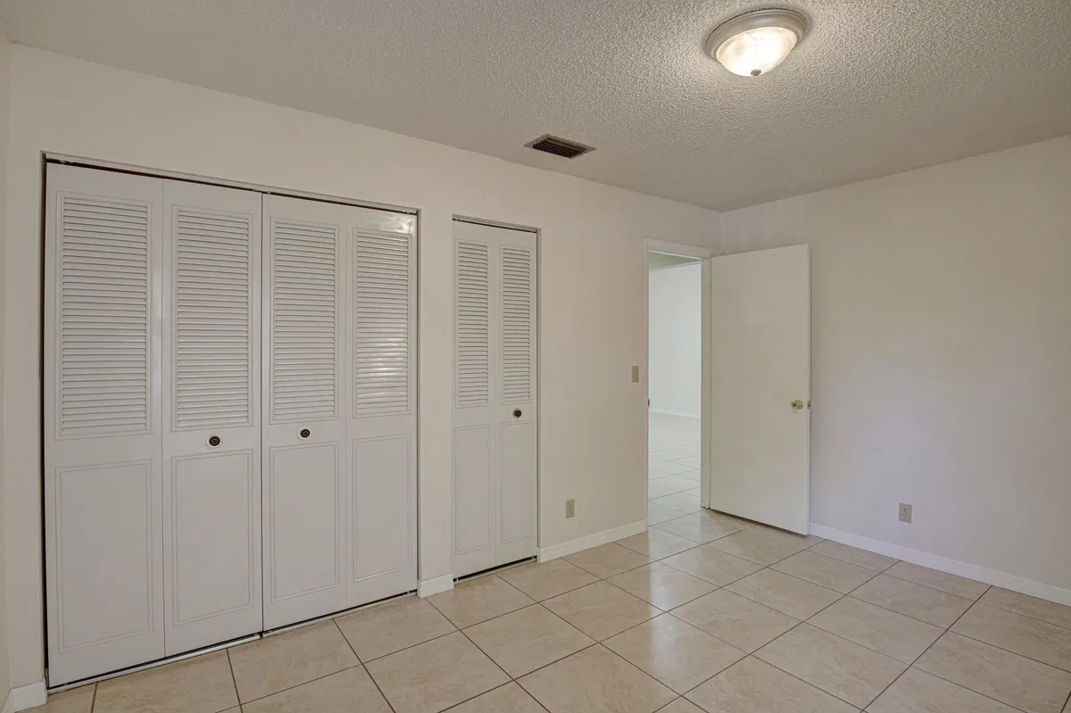 Unit C photo 31