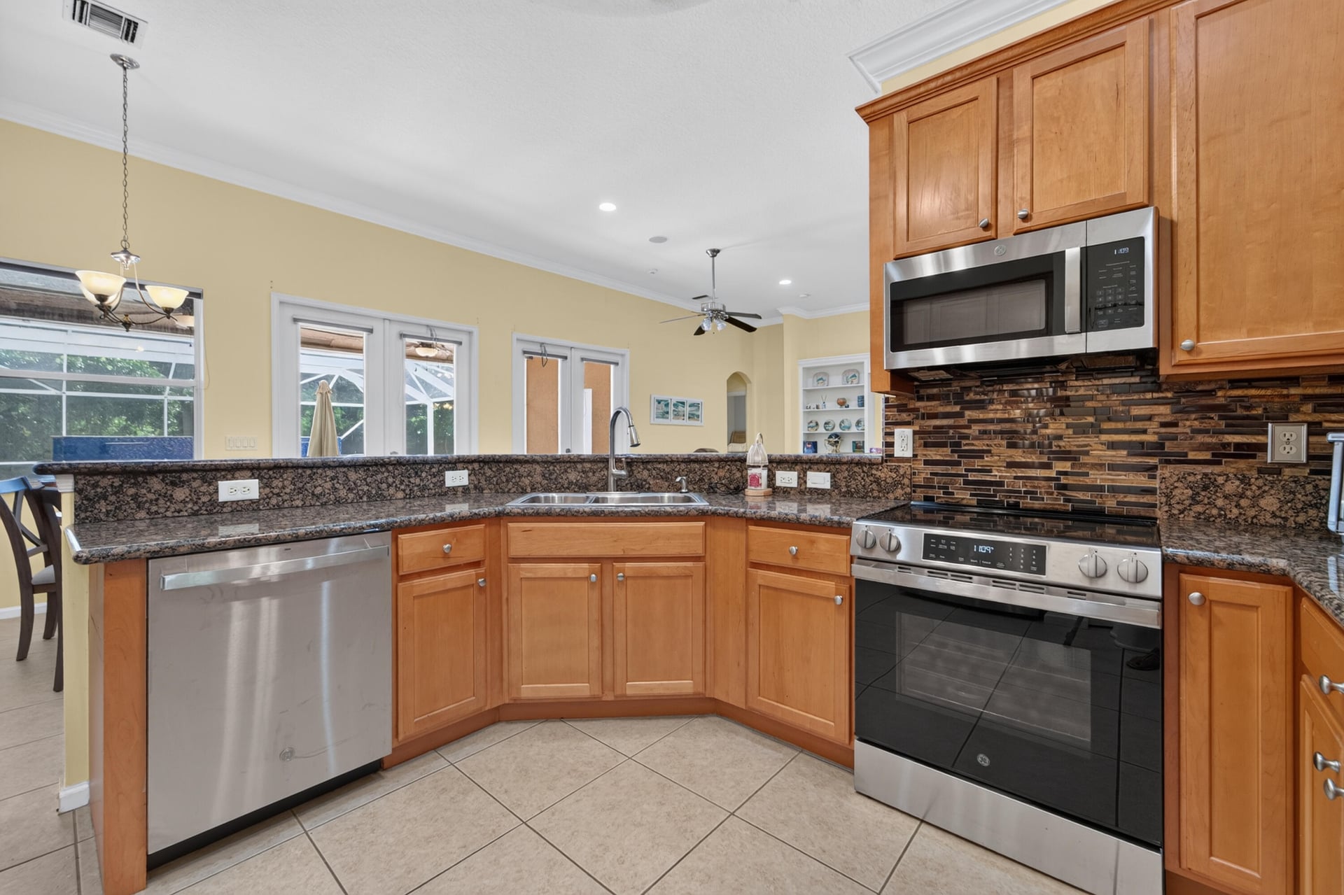Residence photo 16