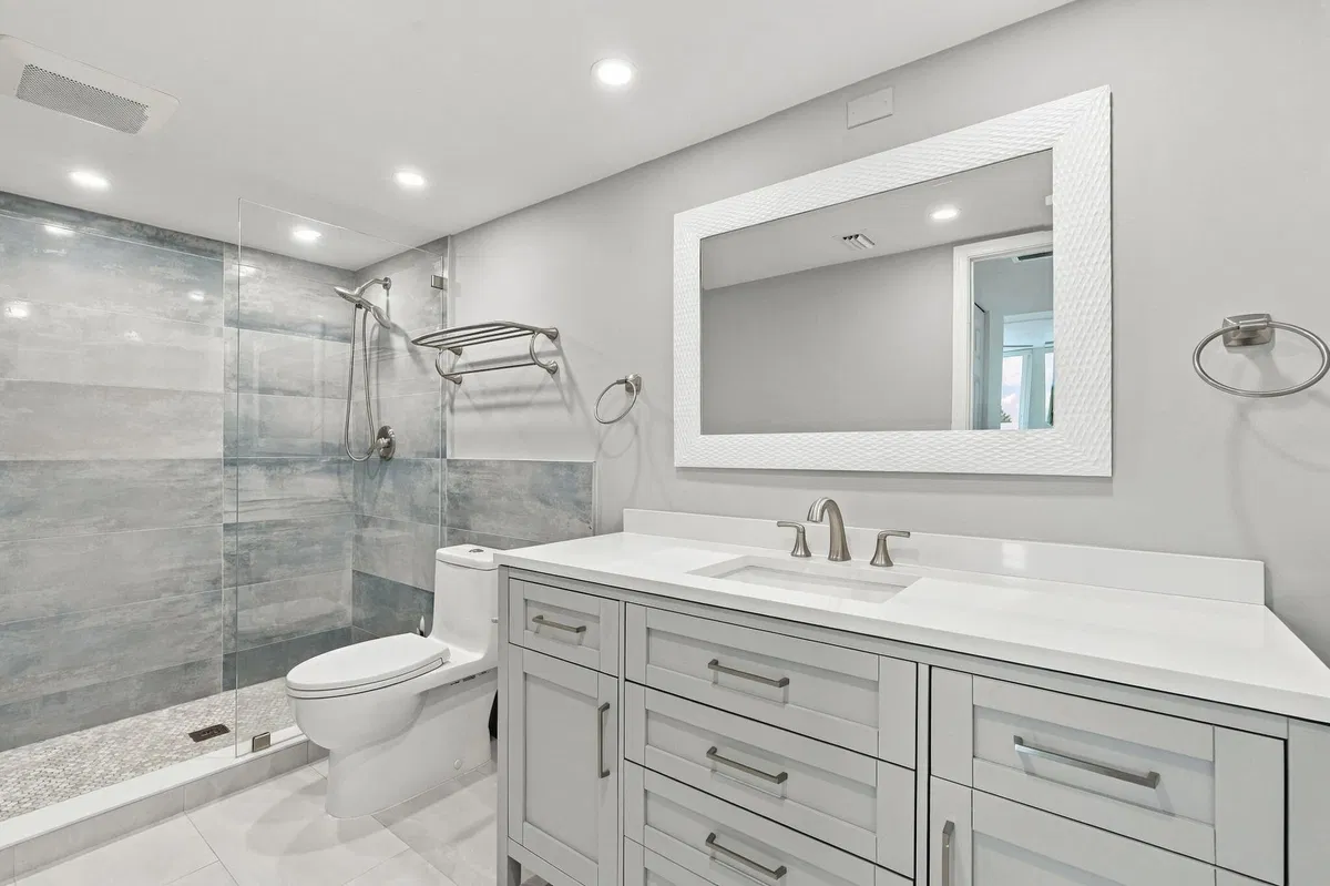 Unit 2020 photo 13