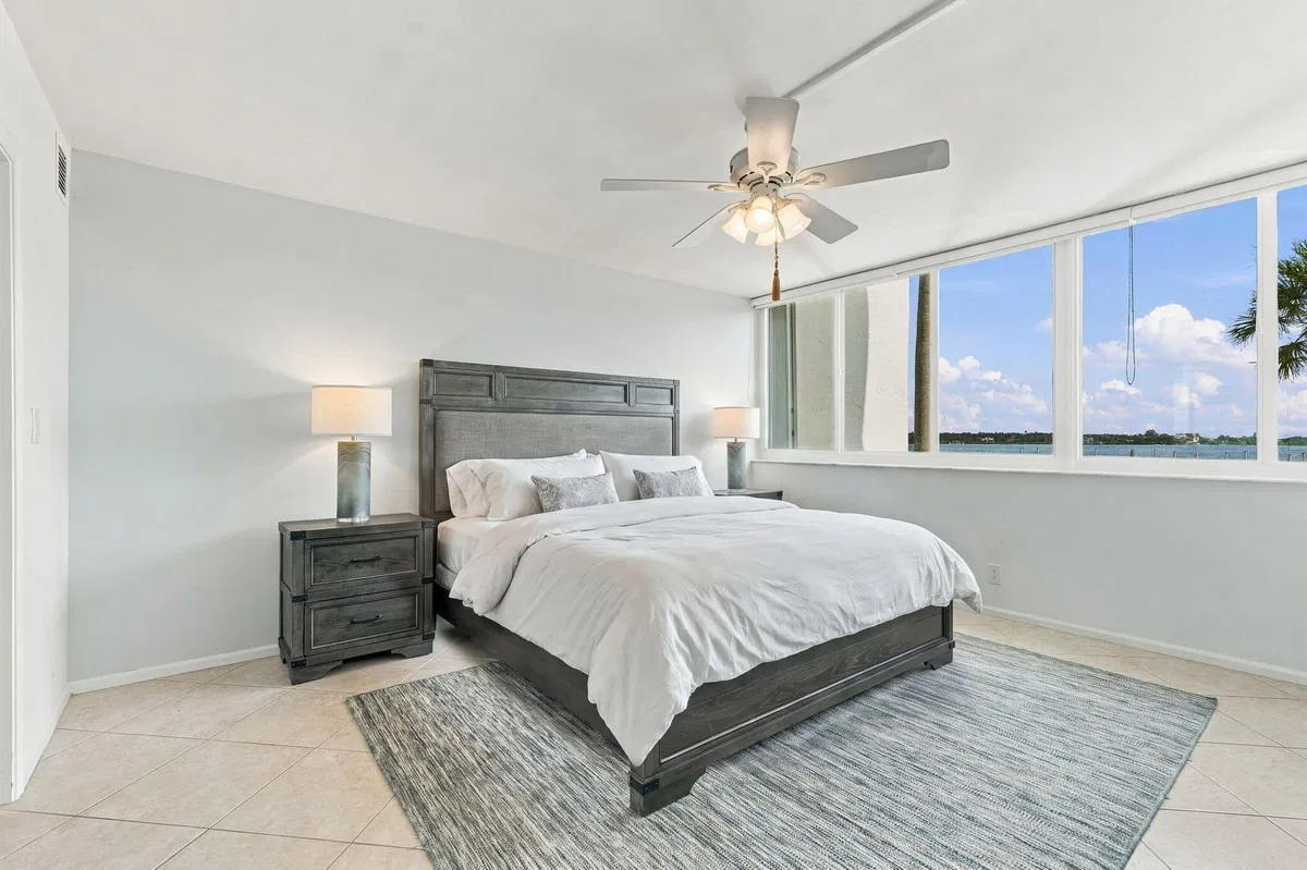Unit 2020 photo 16