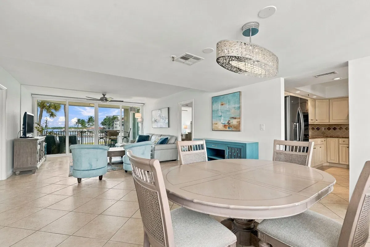 Unit 2020 photo 19