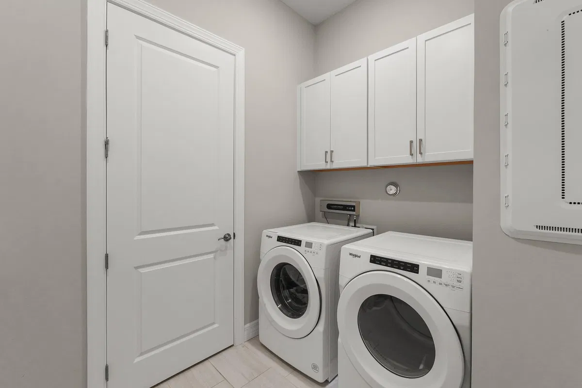 Residence photo 16
