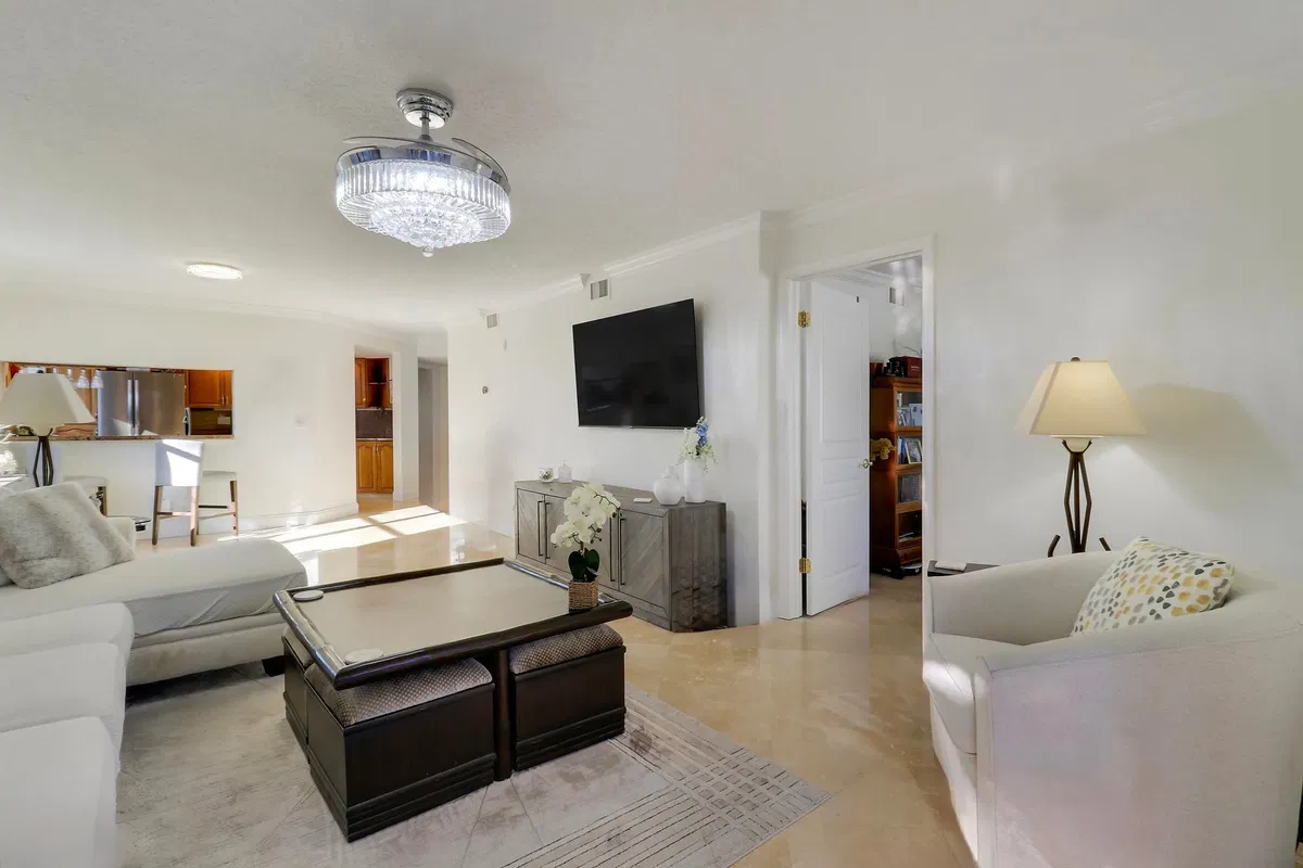 Residence photo 10