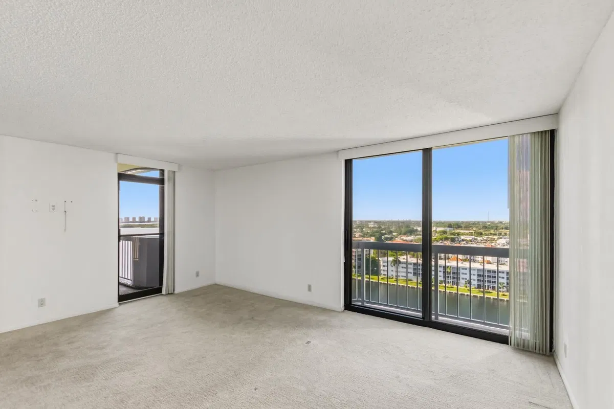 Unit 1543 photo 16