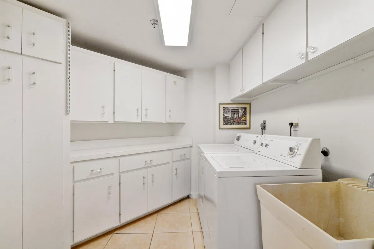 Unit 1704 photo 7