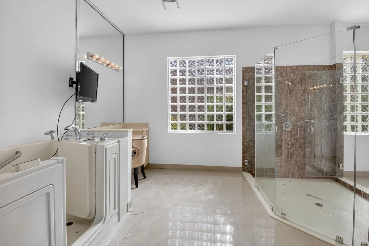 Residence photo 13