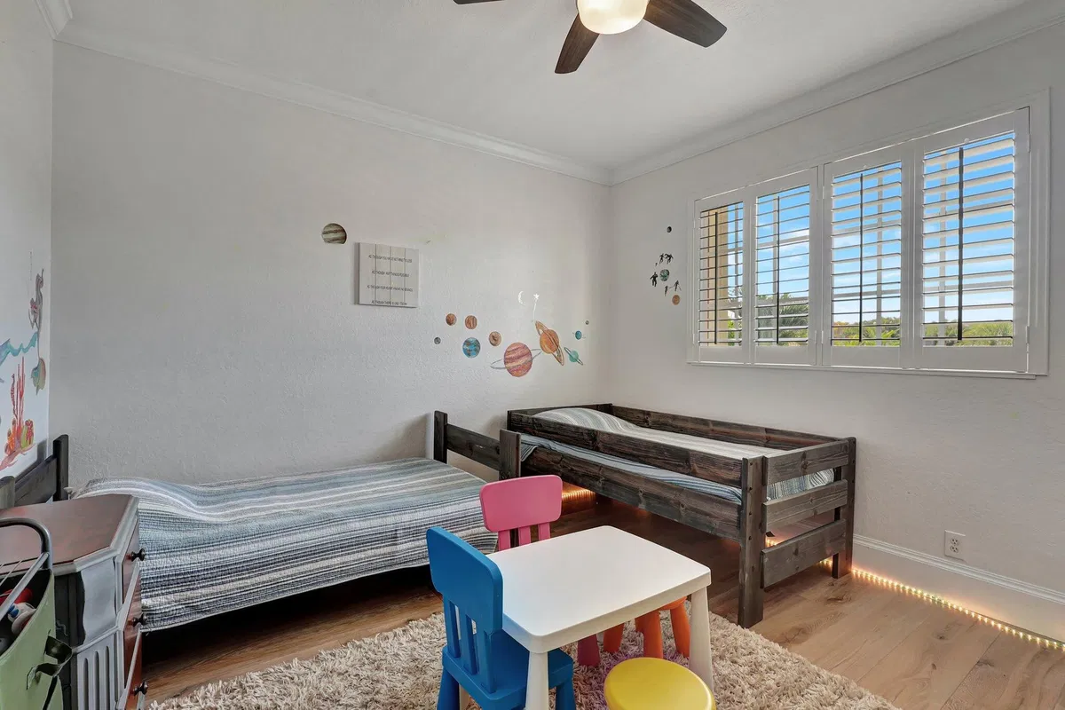 Residence photo 34
