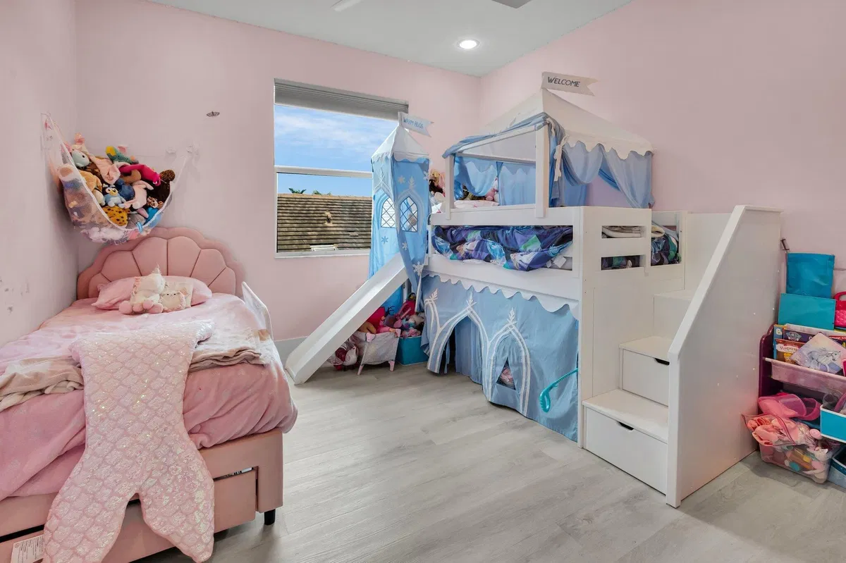 Residence photo 31