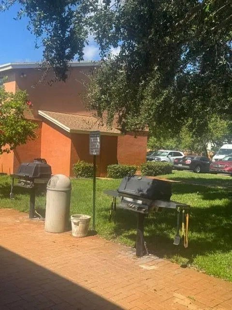 Unit 1610 photo 19