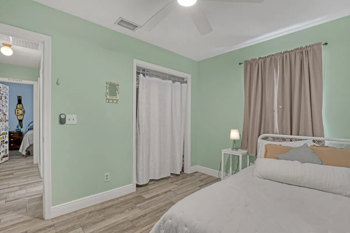  Residence photo 34