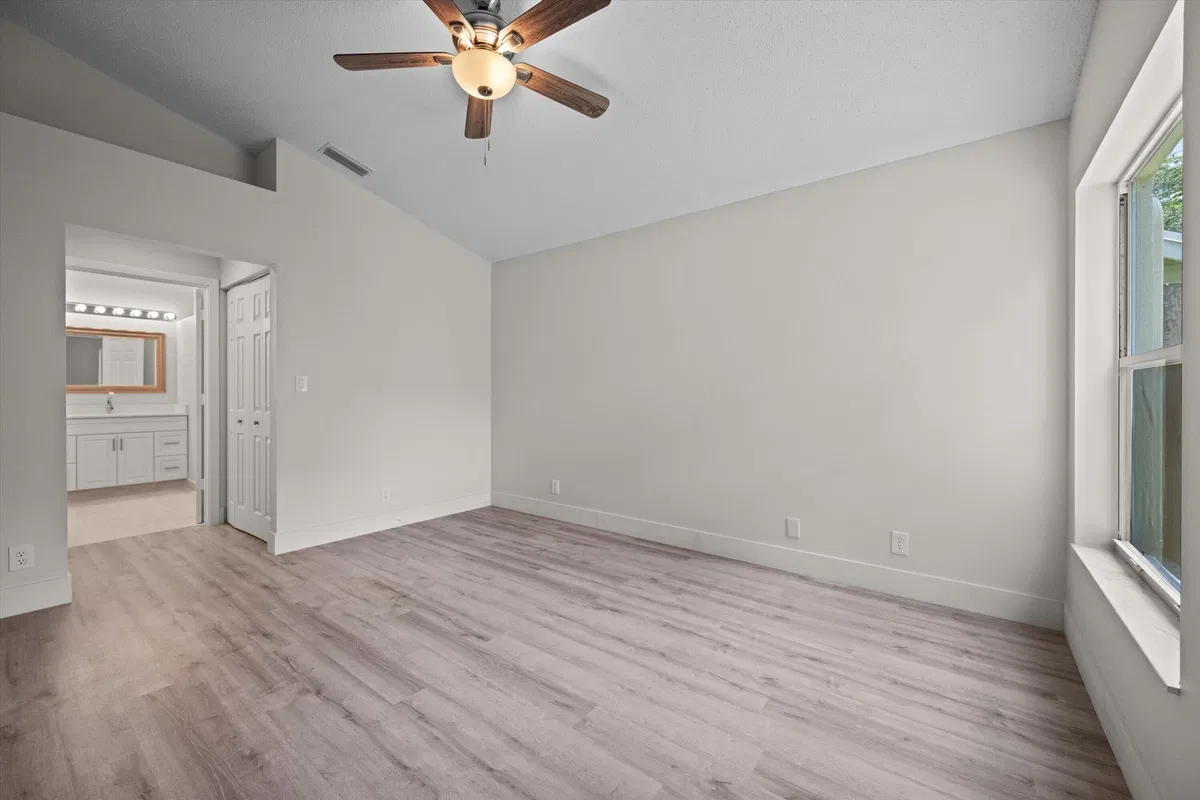 Residence photo 13