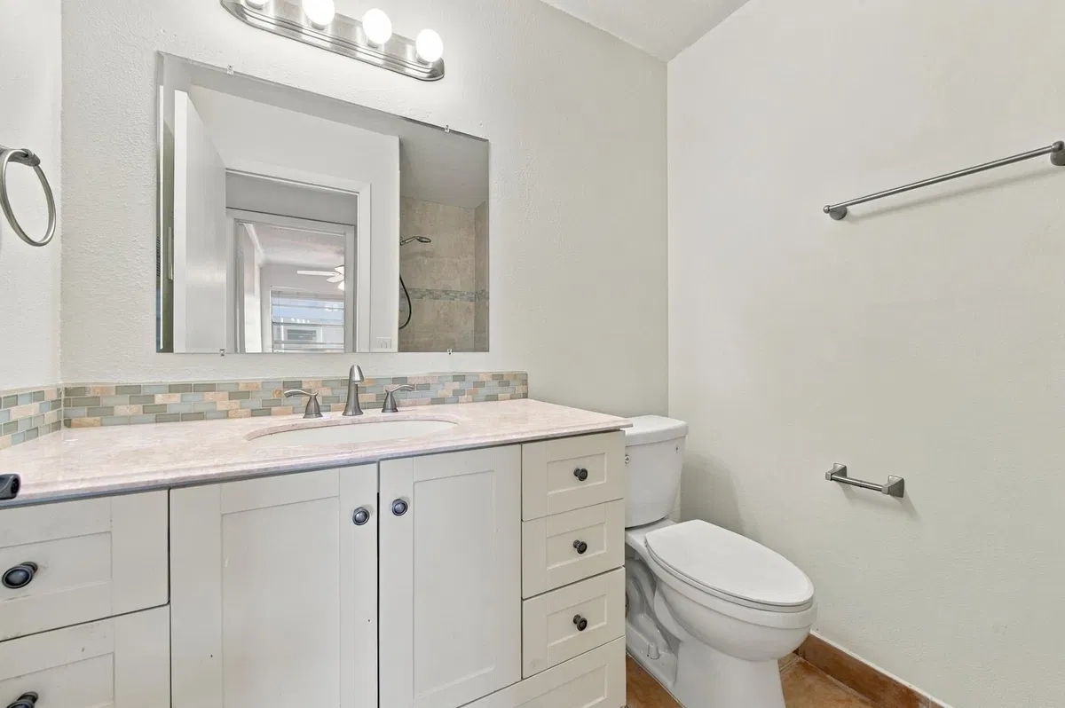Residence photo 25