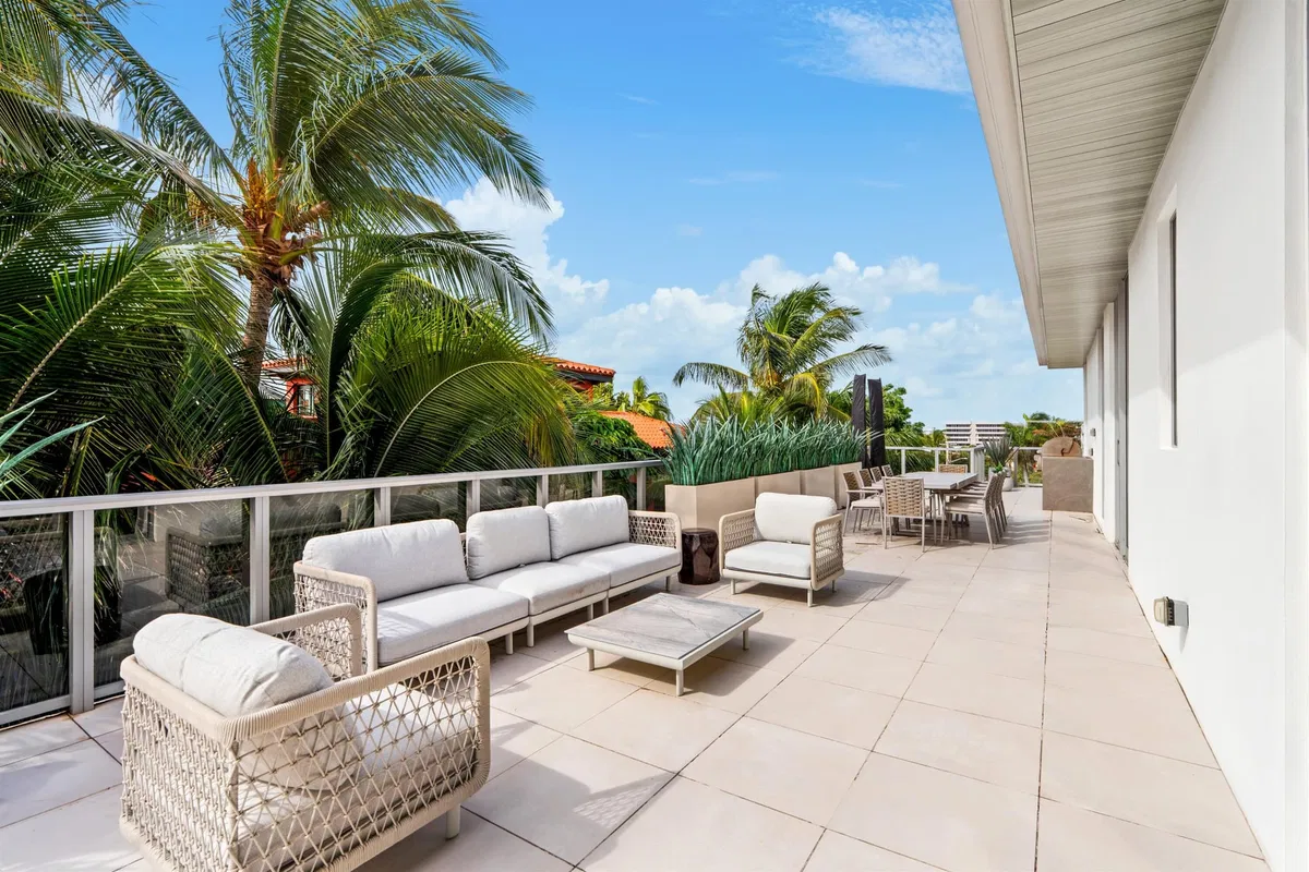 1625 Ocean Unit 11 photo 40