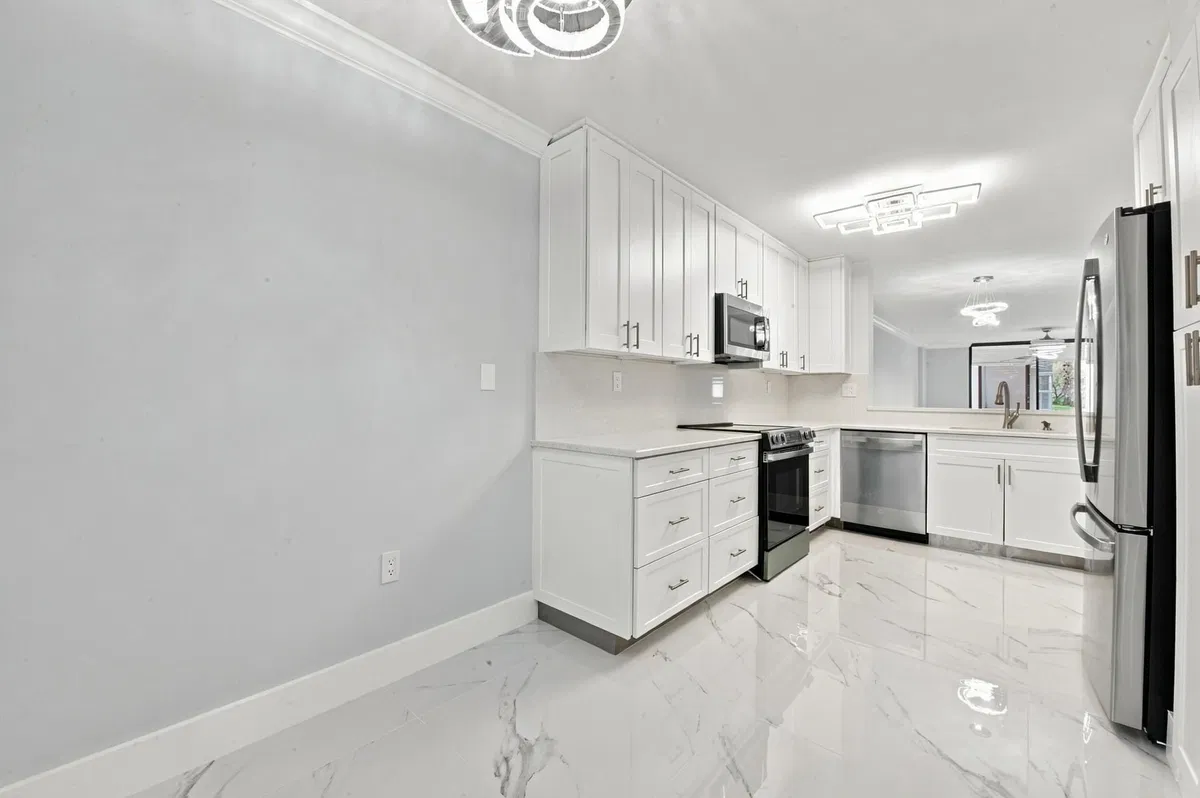  Unit 105 photo 10