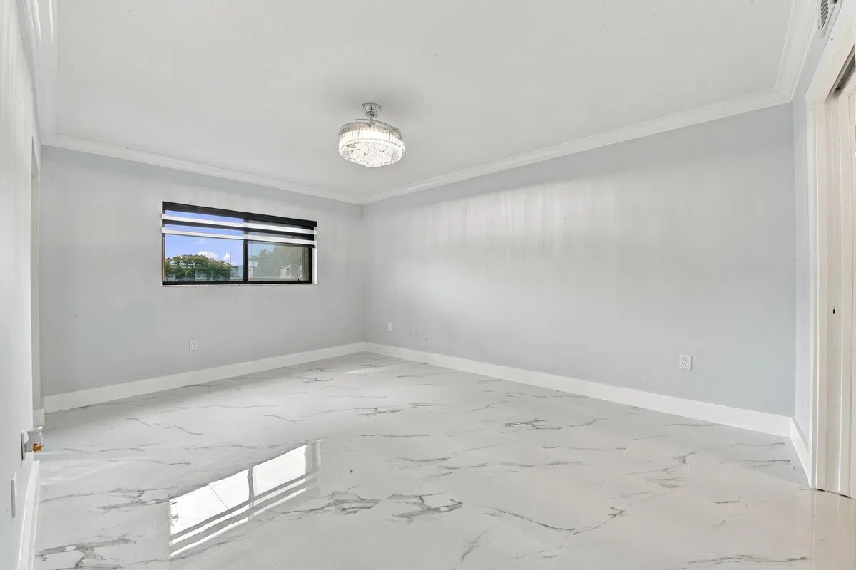  Unit 105 photo 16