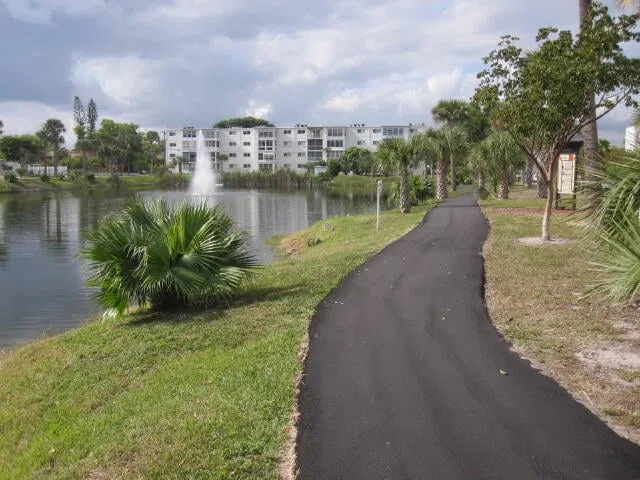 Unit 123 photo 16
