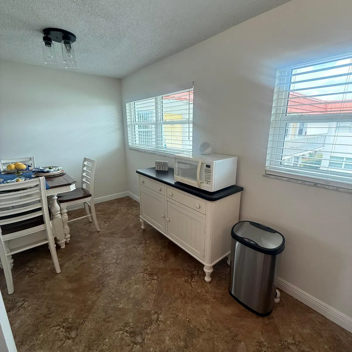 Unit 2009 photo 16
