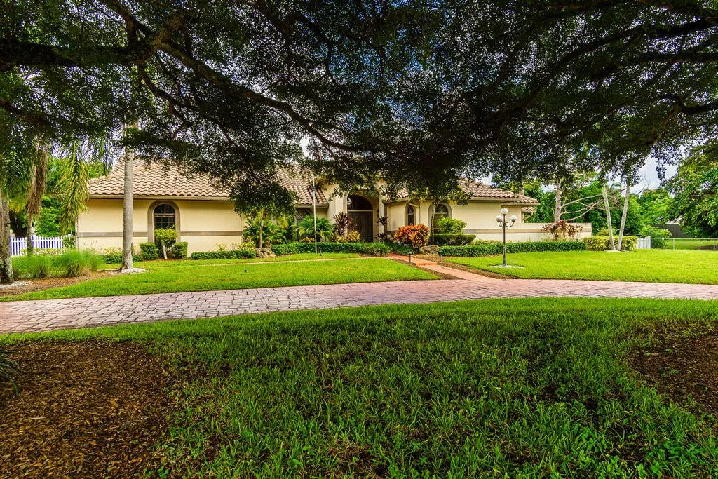 Residence photo 85