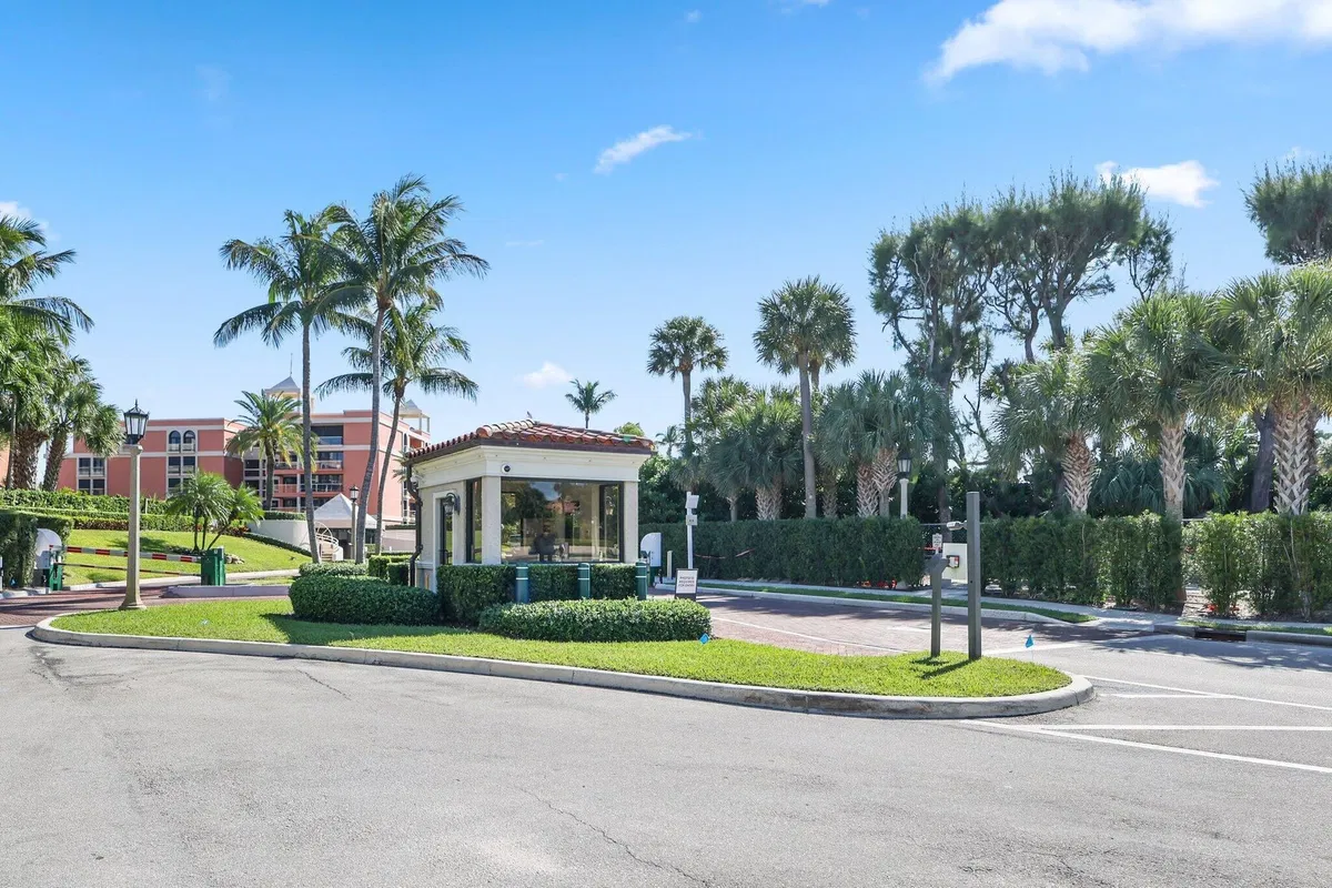 In-Town Palm Beach Unit S32 photo 7