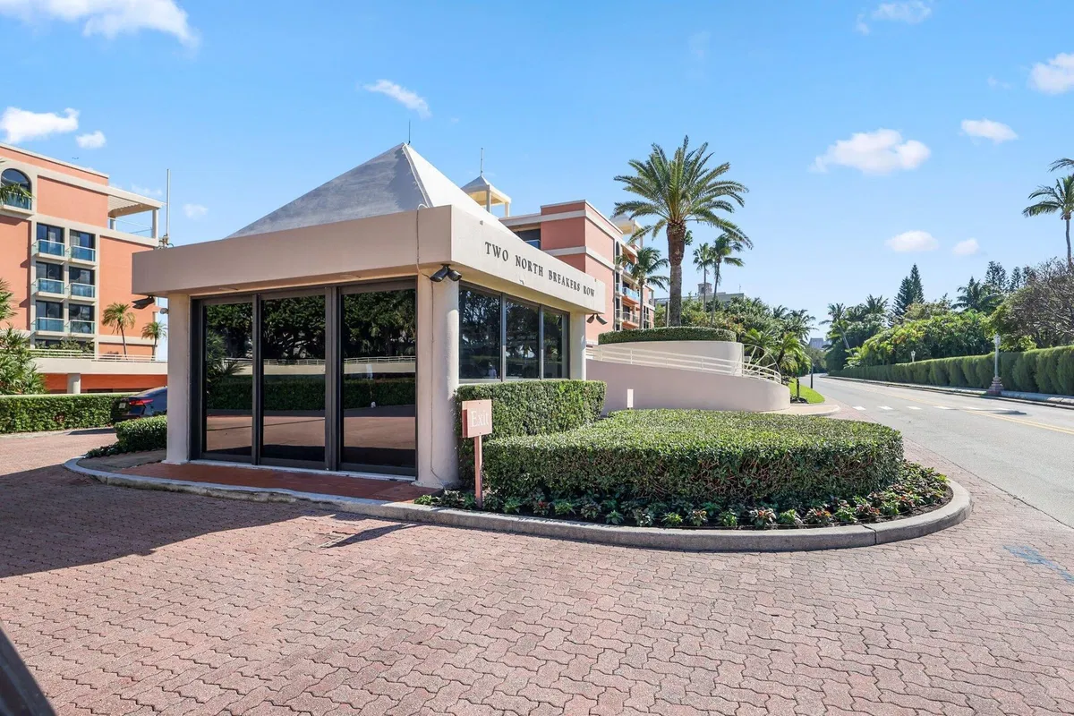 In-Town Palm Beach Unit S32 photo 70