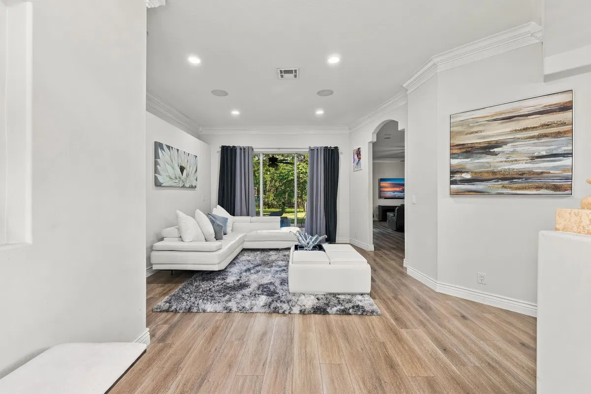 Residence photo 4