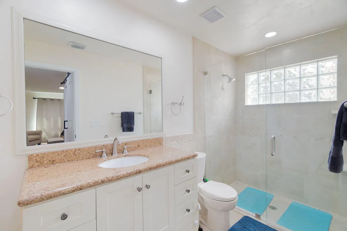 Residence photo 16