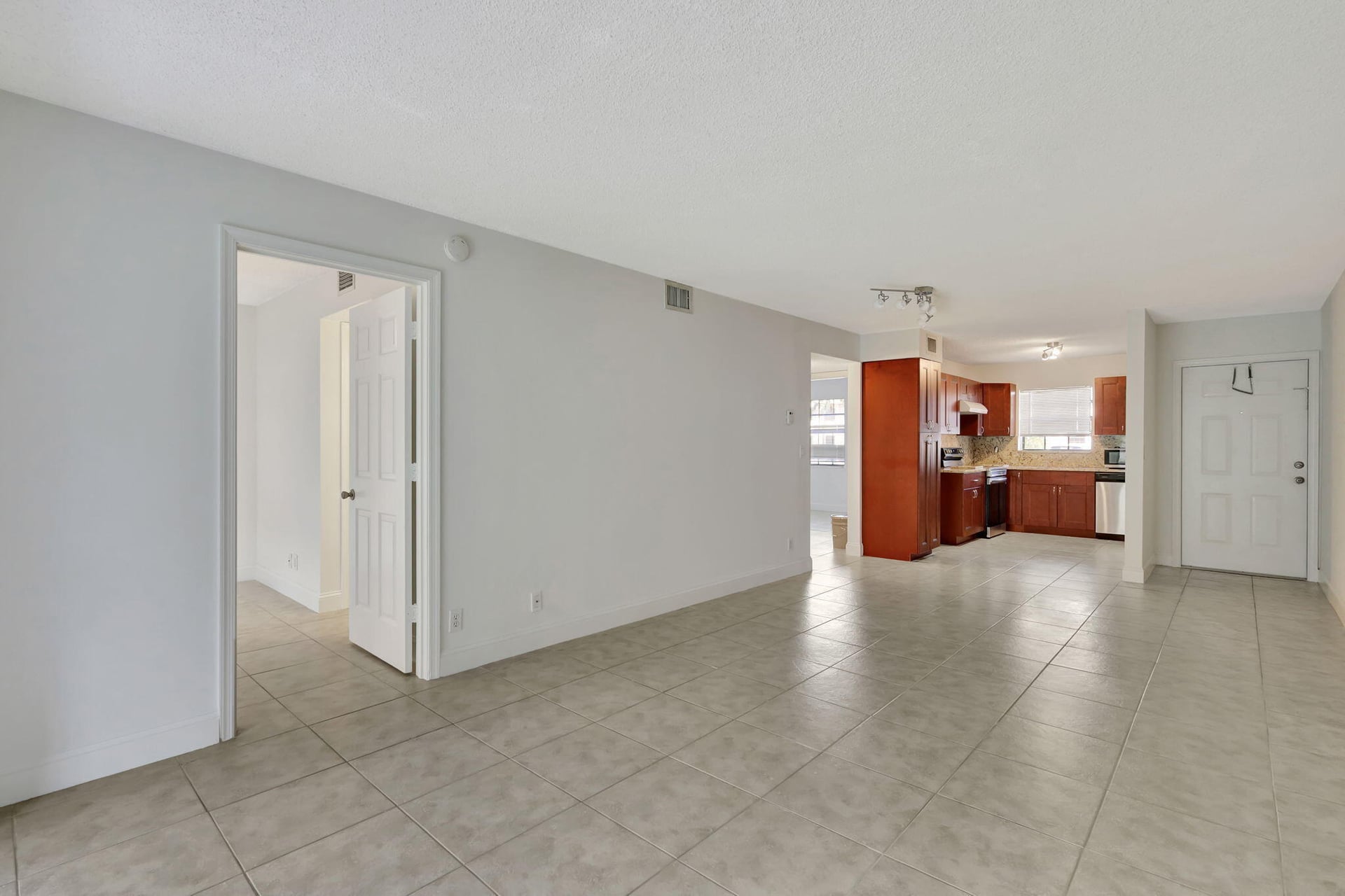 Unit N123 photo 4