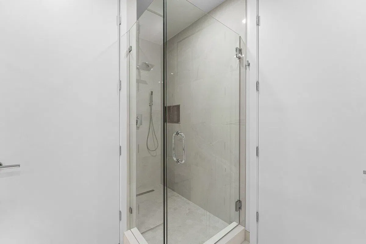 Nautilus 220 Unit 1817 photo 13