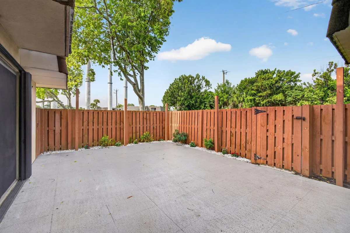 Residence photo 4
