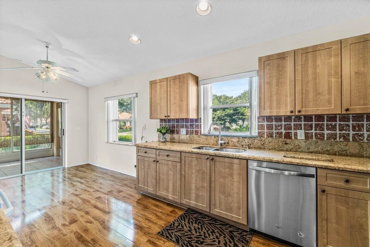 Residence photo 10