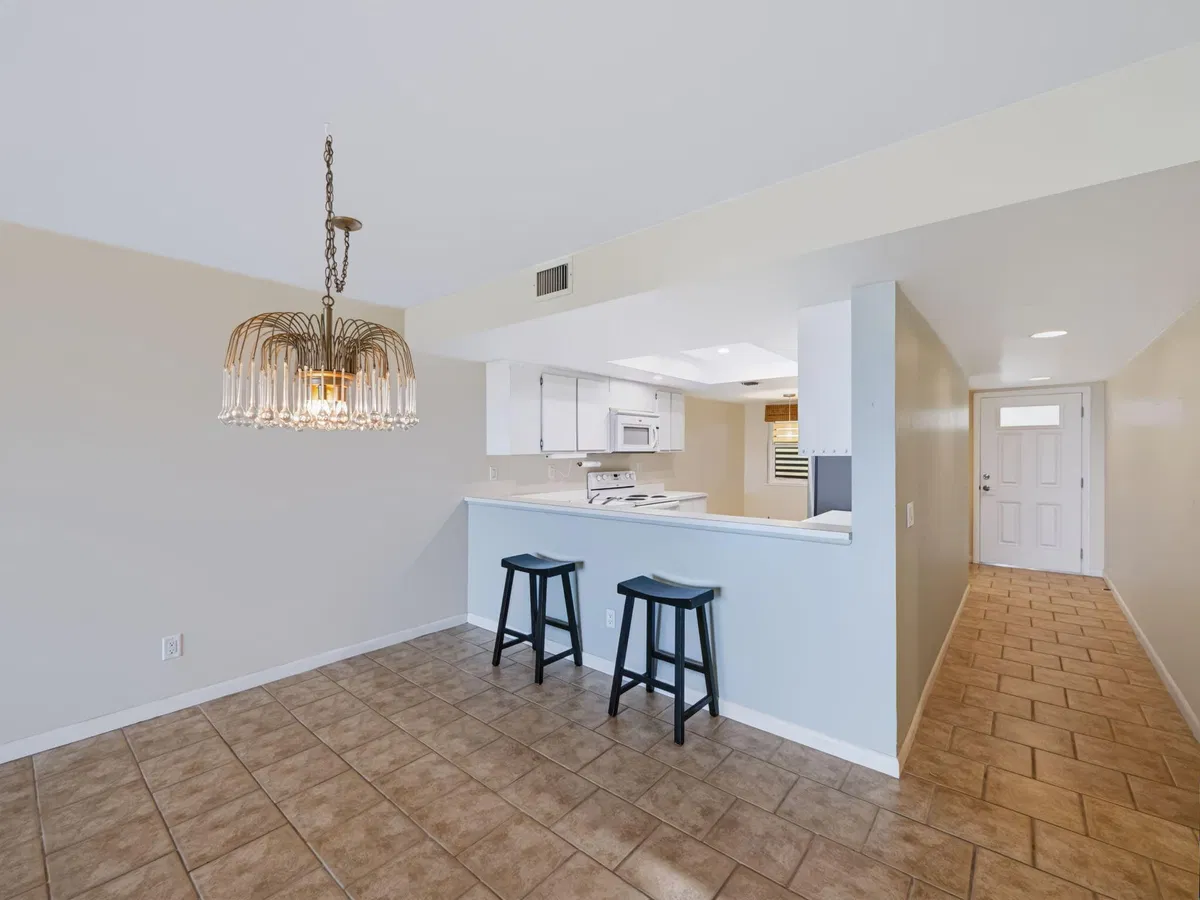  Unit 105 photo 16