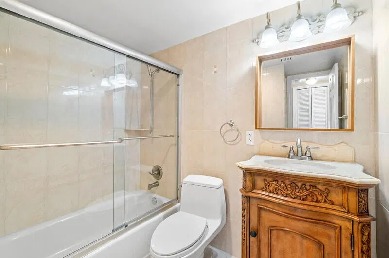 Unit 4100 photo 10