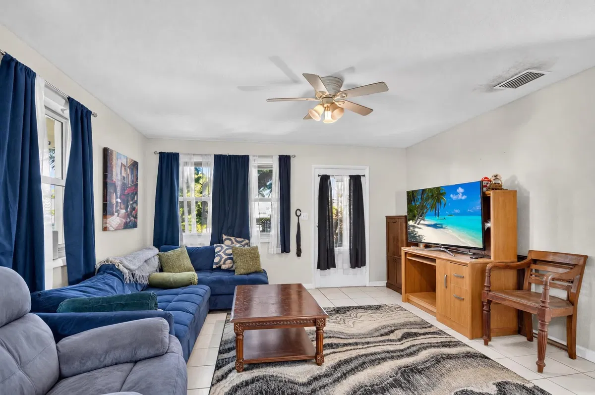 Downtown West Palm Beach Residence photo 13