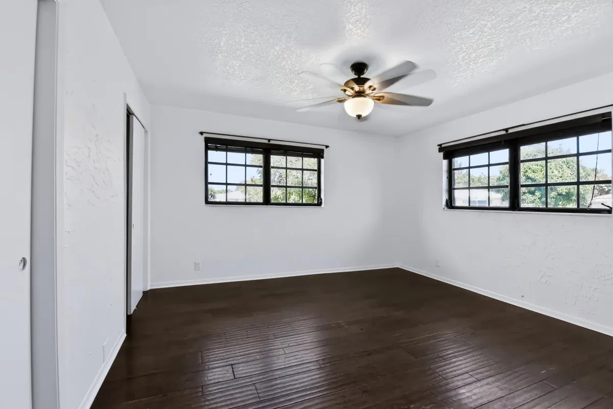 Residence photo 25