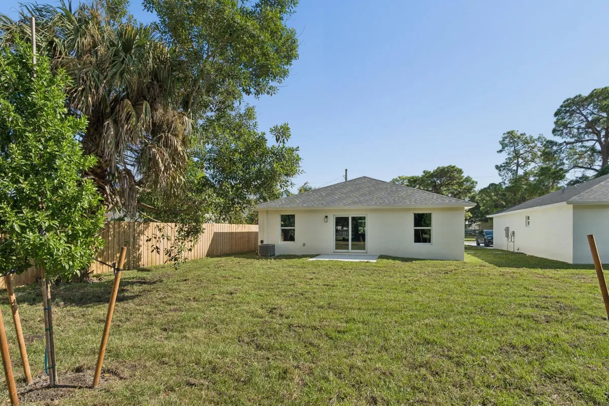 Residence photo 16