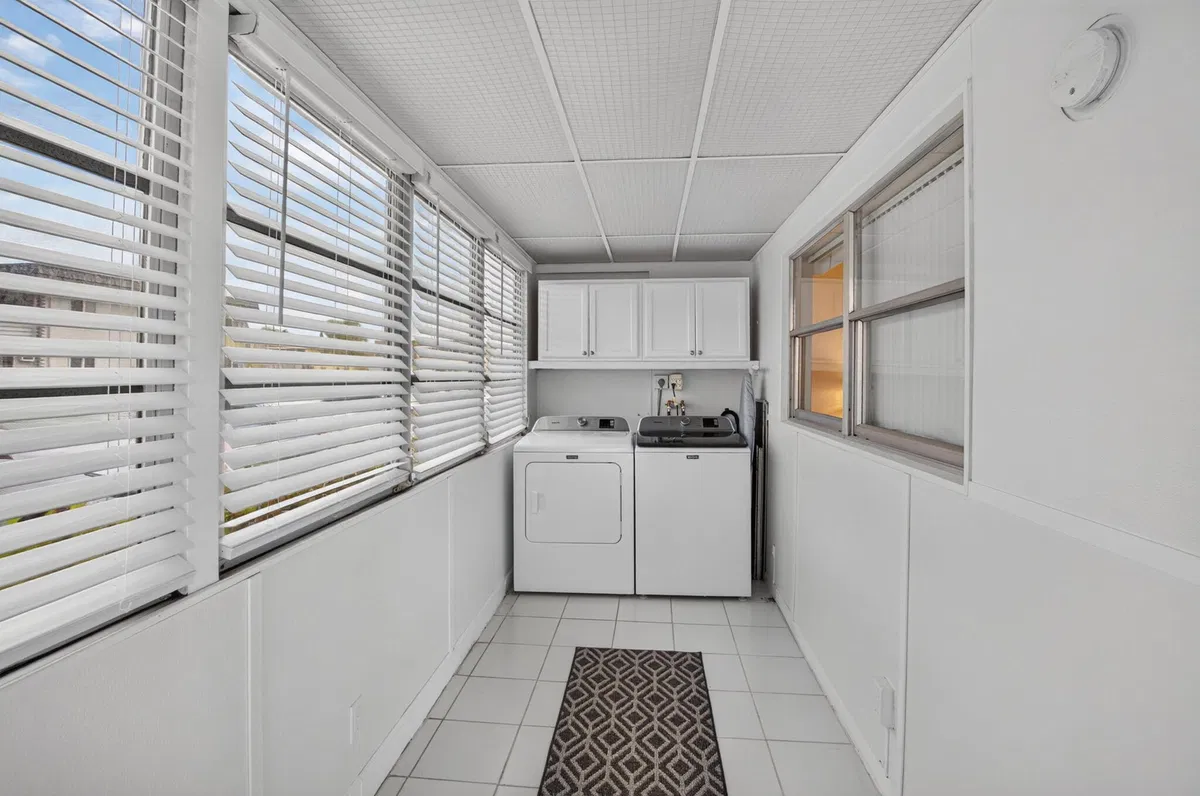 Unit 264 photo 34