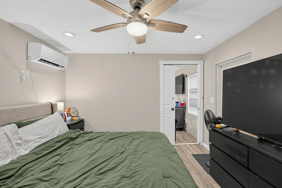 Residence photo 16