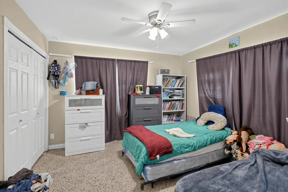 Residence photo 22