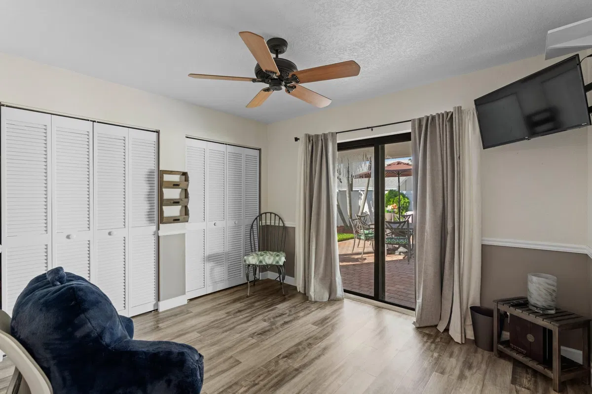 Residence photo 19