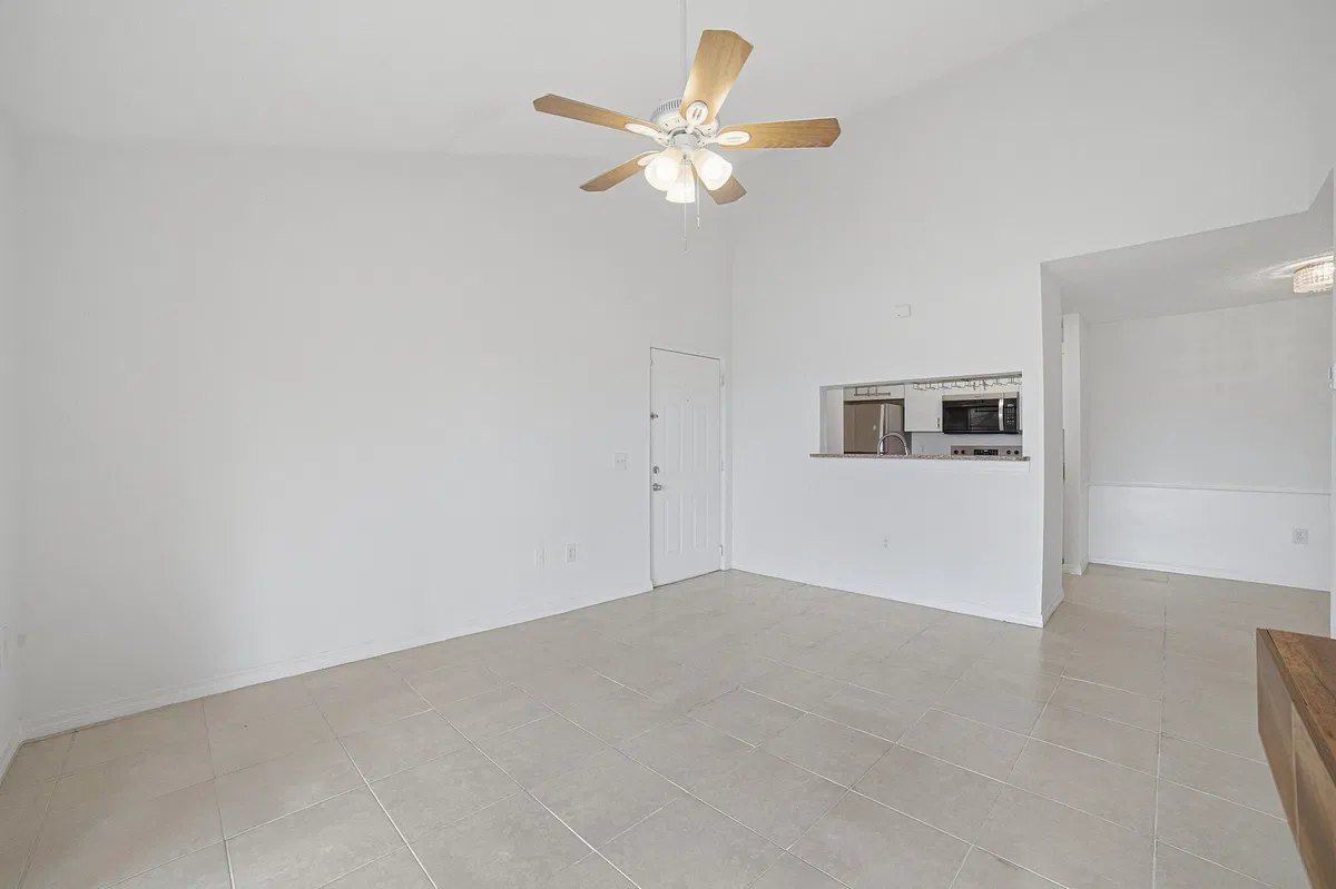 Unit 304 photo 13