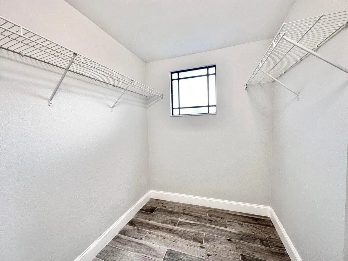 Unit 105 photo 19