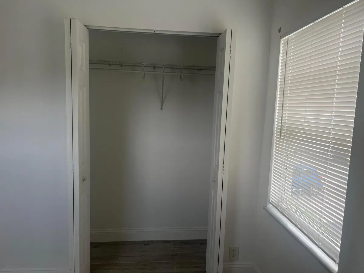  Unit F photo 7