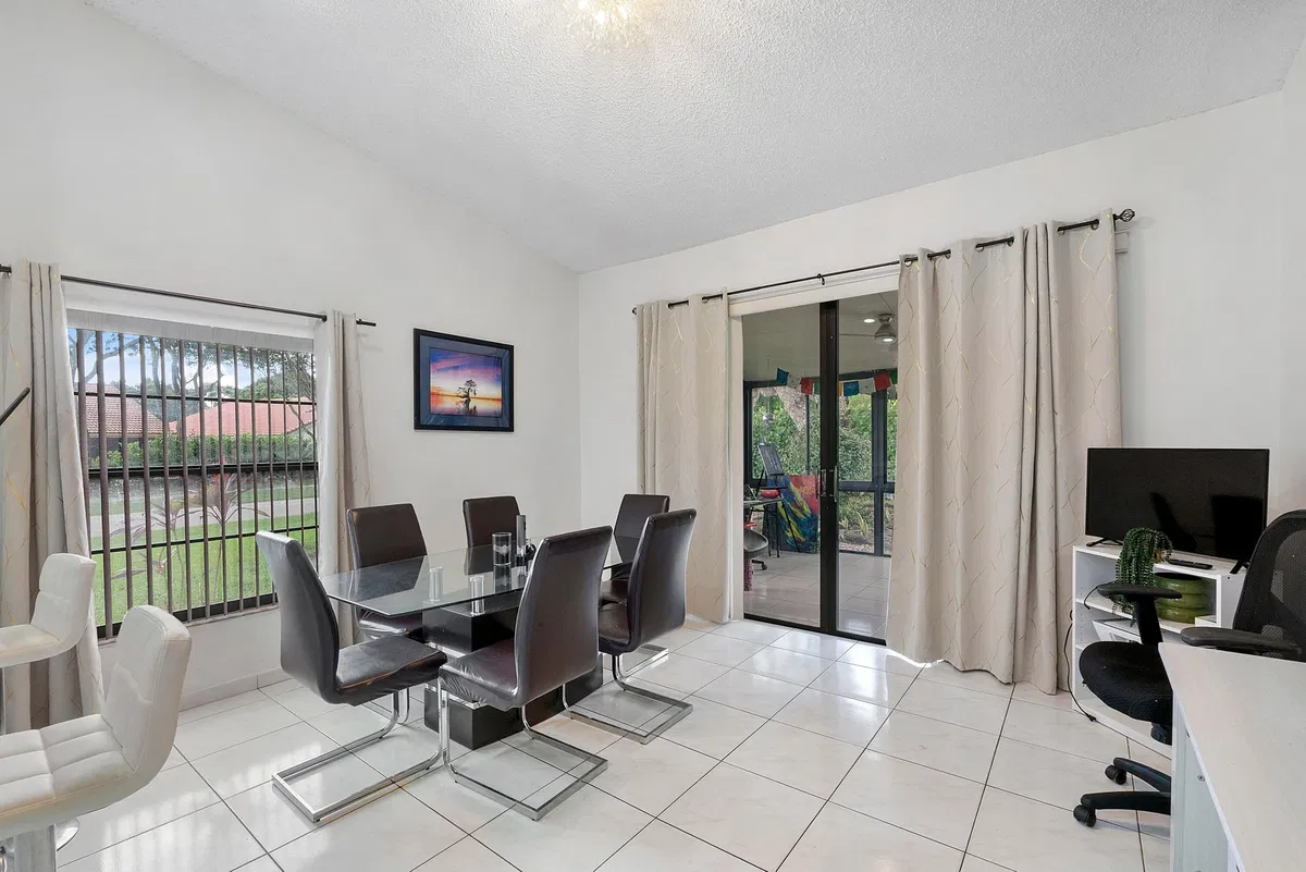  Residence photo 19