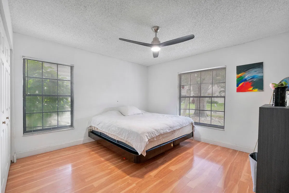  Residence photo 25